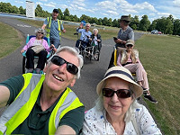 Sunny cycle in Bushy Park